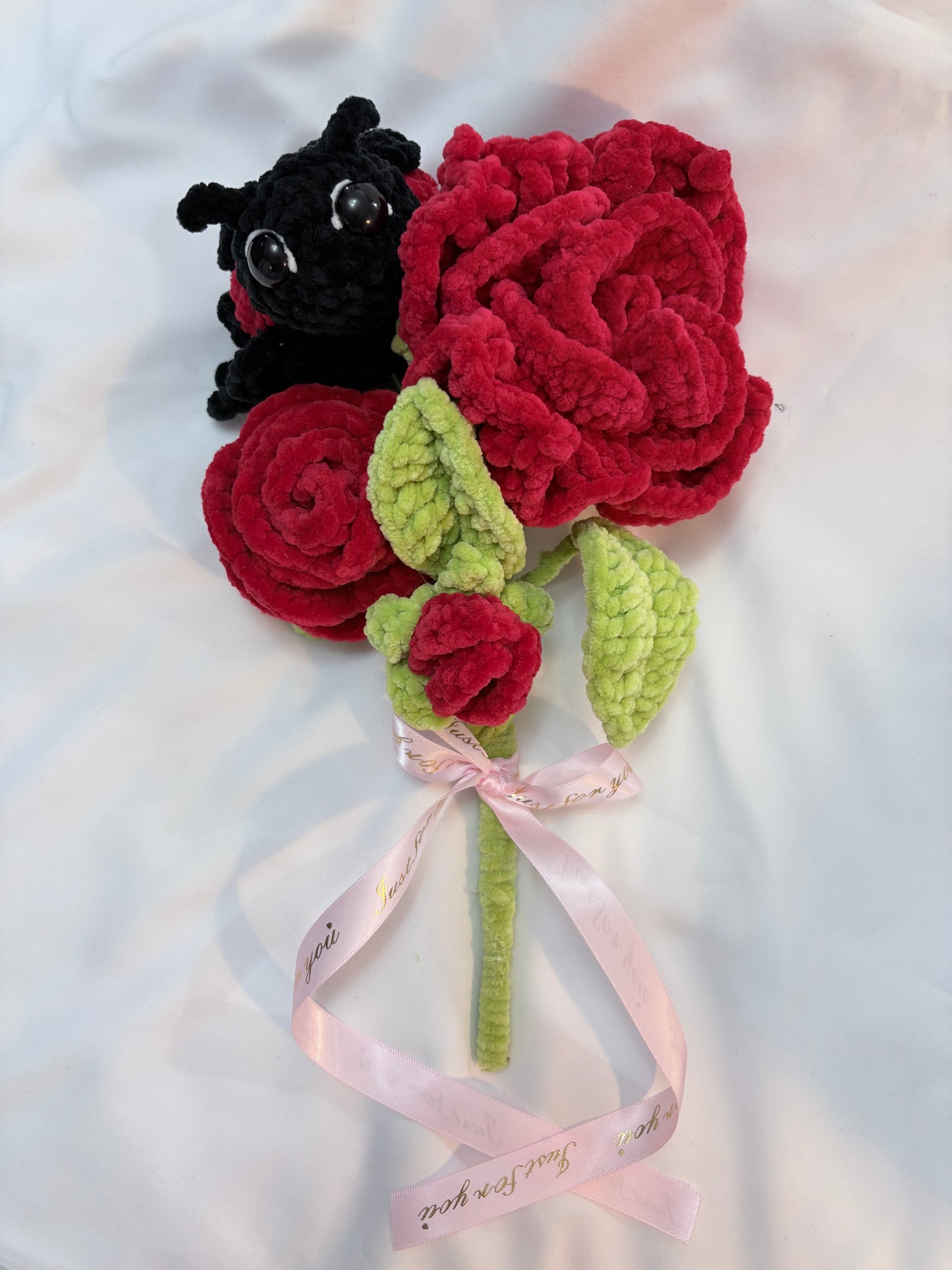 Red Rose Crochet Bouquet with Ladybird – Ribbon‑Tied & Handmade
