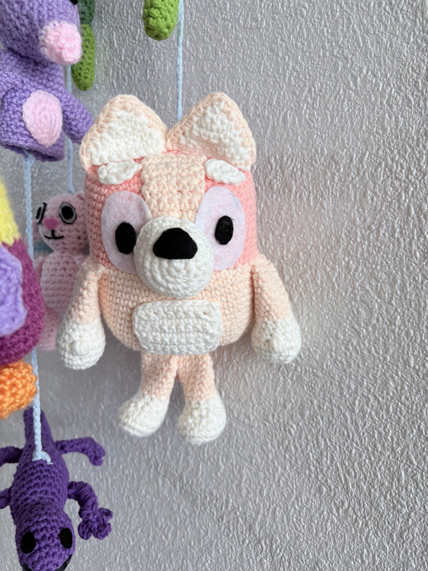 Bluey‑Inspired Crochet Cot Mobile – Handmade Nursery Décor (Decorative Only)