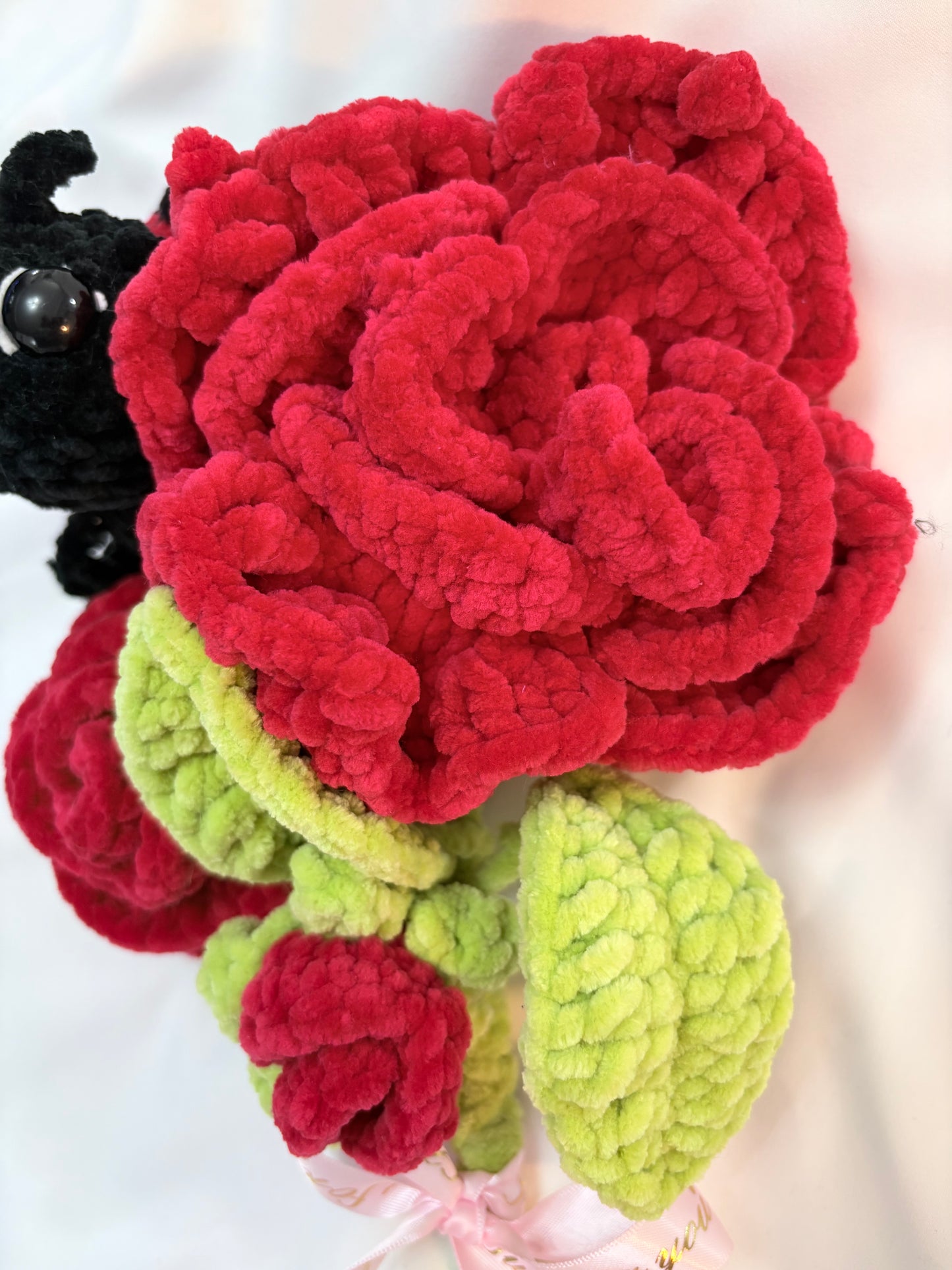 Red Rose Crochet Bouquet with Ladybird – Ribbon‑Tied & Handmade